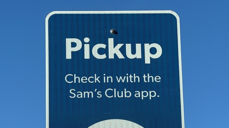 Curbside pickup sign at Sam's Club