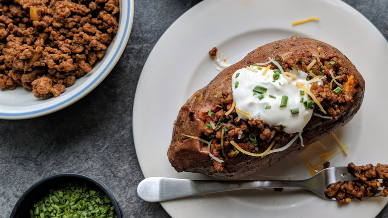 Baked potato stuffed with ground beef
