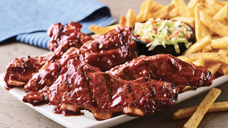 Applebee's Riblets Platter, coleslaw, and fries
