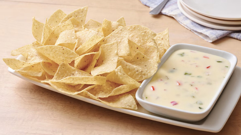 Applebee's White Queso Dip and Chips