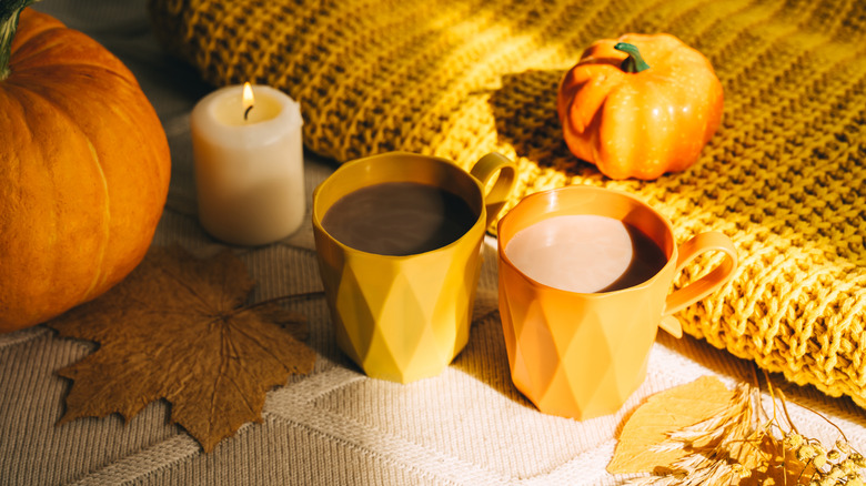mugs of pumpkin coffee