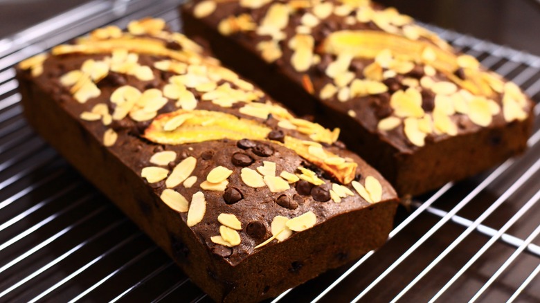Banana bread with chocolate