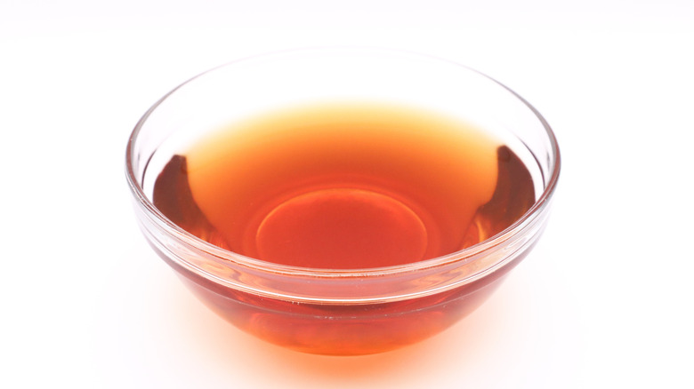 Glass bowl of vinegar