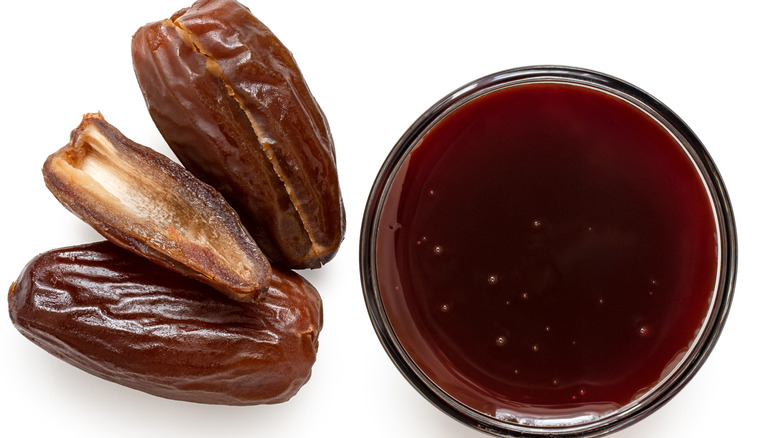 Dates and date molasses