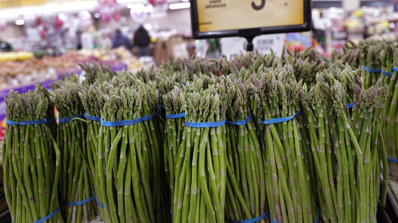 Asparagus in grocery store