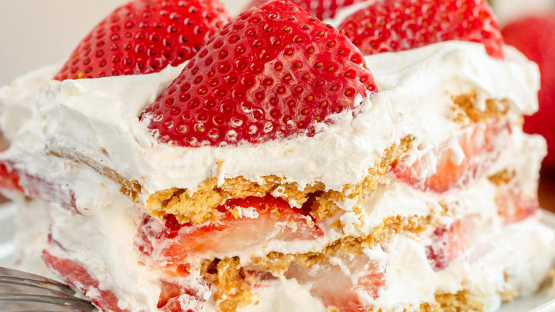 Strawberry icebox cake