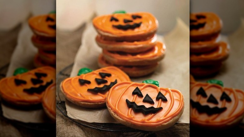 pumpkin decorated shortbread cookies