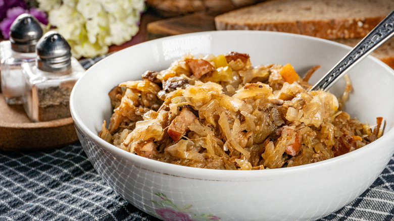 bowl of bigos with spoon