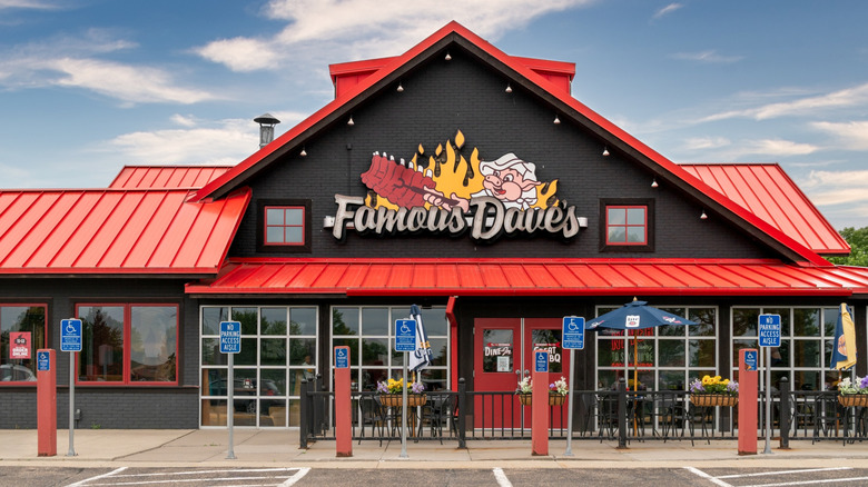 Exterior of a Famous Dave's restaurant
