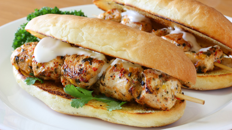 Chicken spiedie sandwich