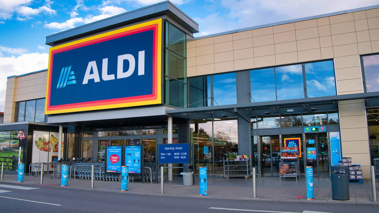 The front exterior of an Aldi store