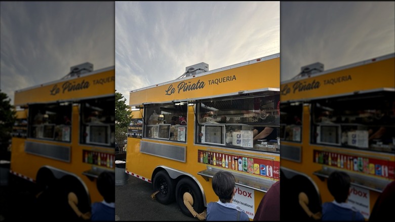 Exterior of La Piñata Taqueria in Vallejo, California