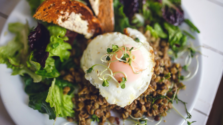 eggs with lentils and toast