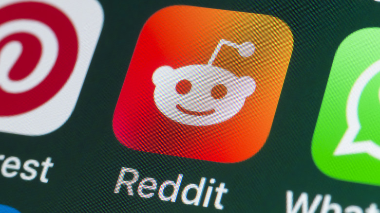 Reddit logo on a phone app store