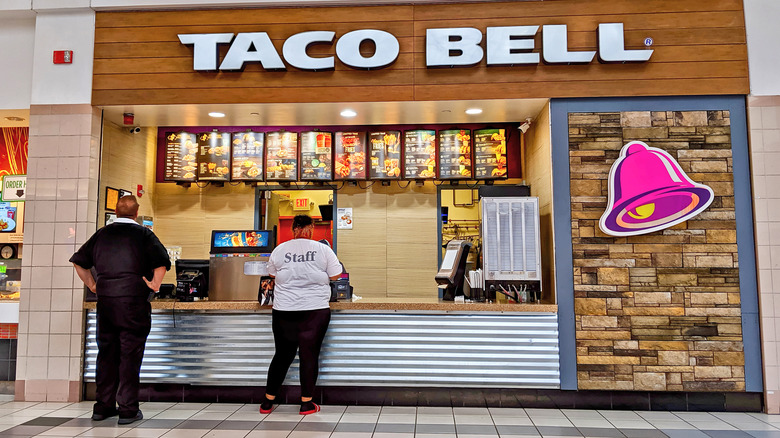 Taco Bell storefront