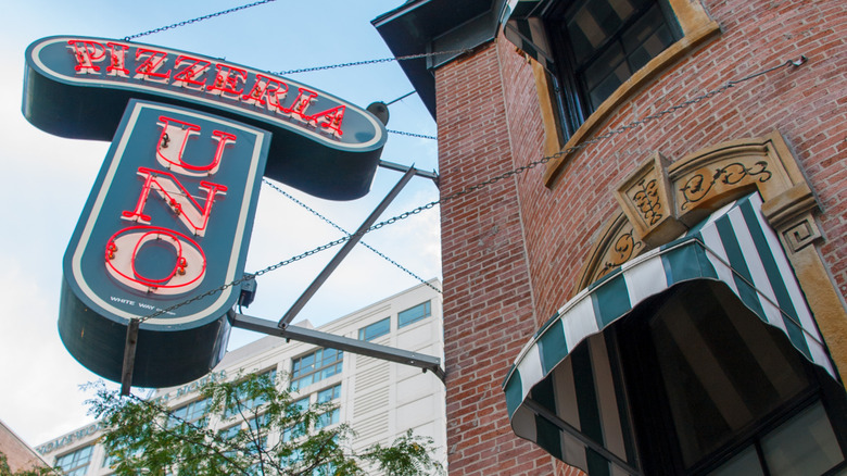 Low-angle exterior shot of Pizzeria Uno, Chicago, Illinois
