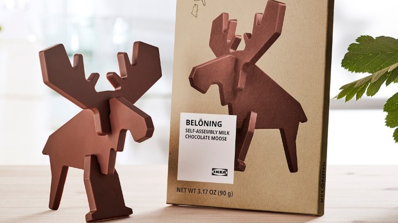 Belöning milk chocolate moose in box and assembled