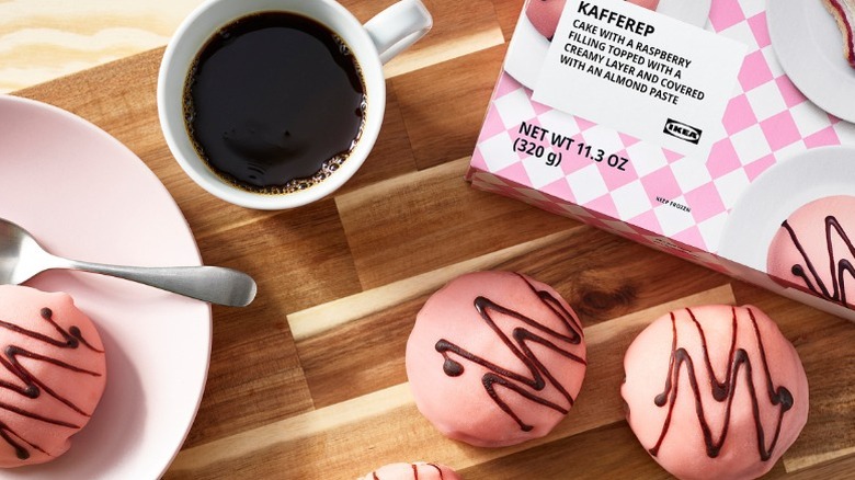 Ikea prinsessbakelse with a cup of coffee