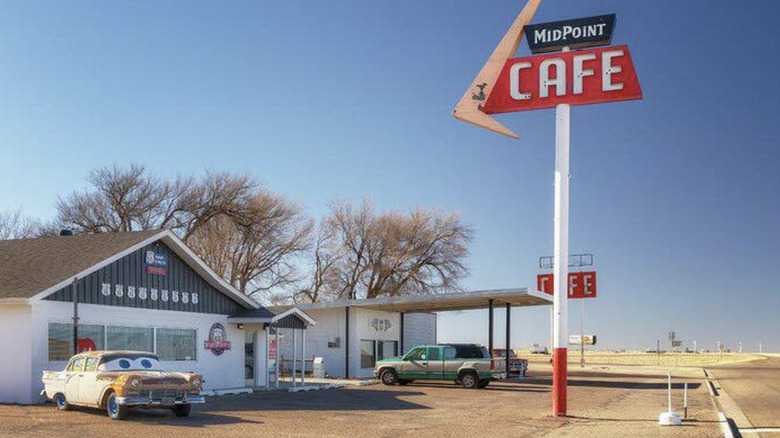 Midpoint Cafe (Adrian, Texas)