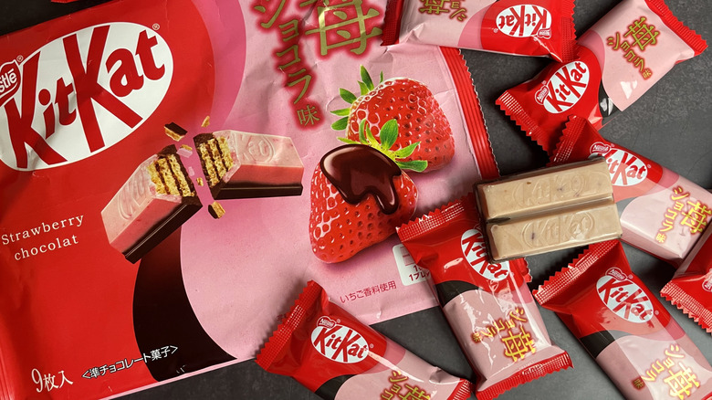 Japanese Strawberry Chocolate Kit Kat Bars
