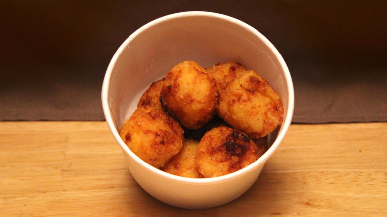 A side of Cracker Barrel's hashbrown casserole tots