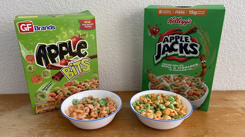 Bowls of Apple Bits and Apple Jacks in front of their boxes