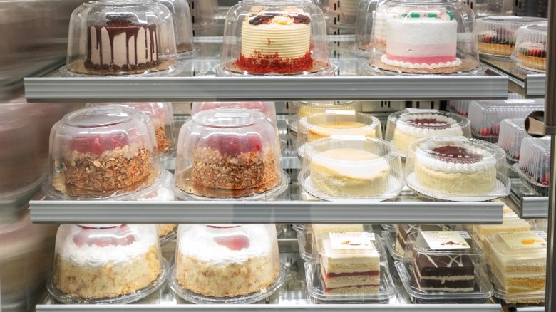 cakes at a Publix bakery