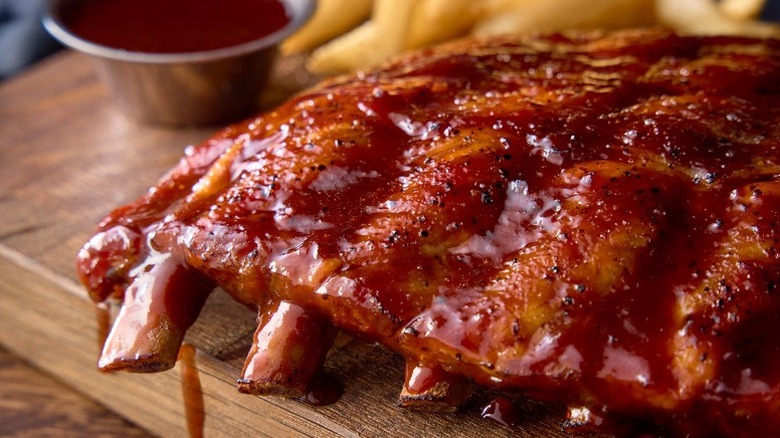 Outback Ribs with fries and barbecue sauce