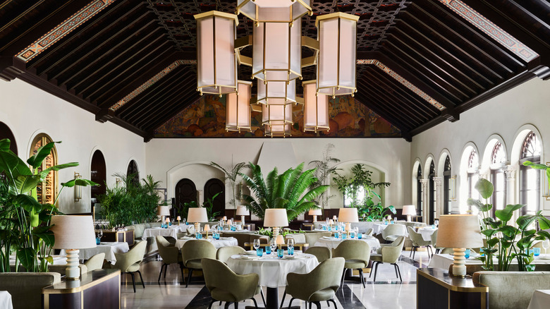 Lido Restaurant dining room