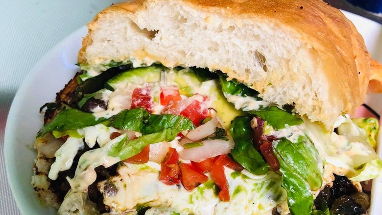 Avocado torta sandwich
