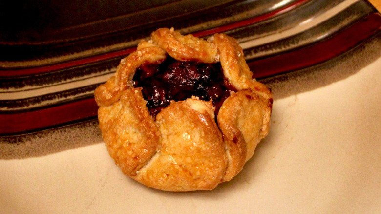 A Great Value brand Apple Berry Blossom Dessert