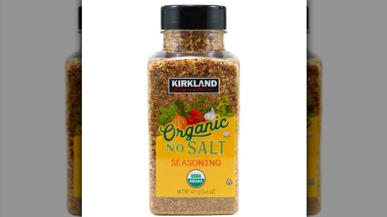 A container of the organic no-salt seasoning from the Kirkland Signature brand.