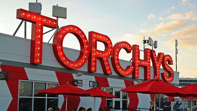 Torchy's Tacos outdoor patio