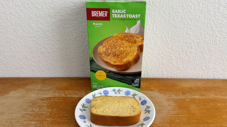 Aldi Bremer Texas toast slice on a small plate in front of its box