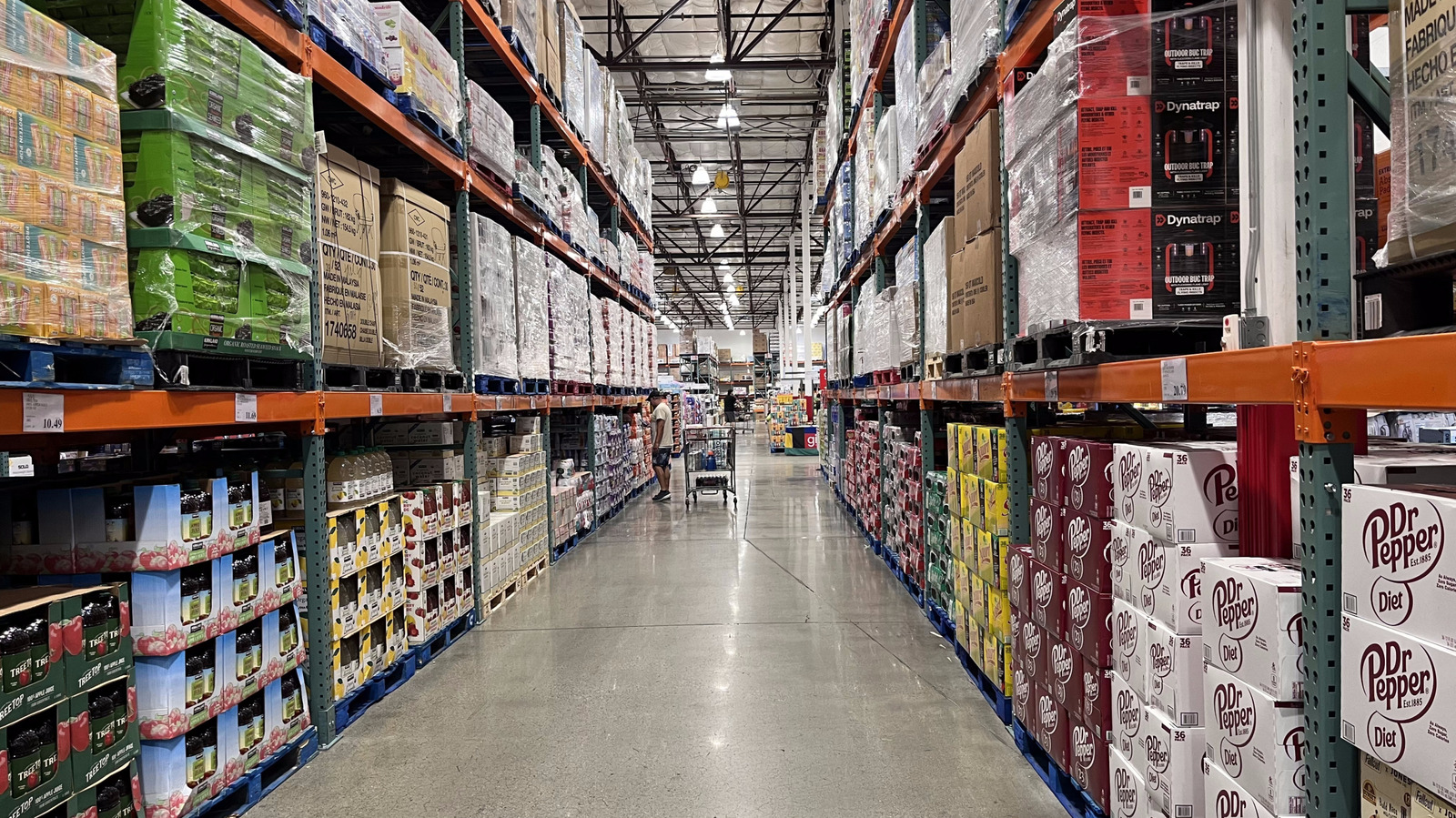 7 Highest-Rated Juice Finds To Grab At Costco