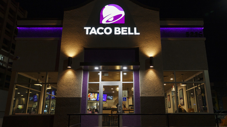 Taco Bell store front during night time