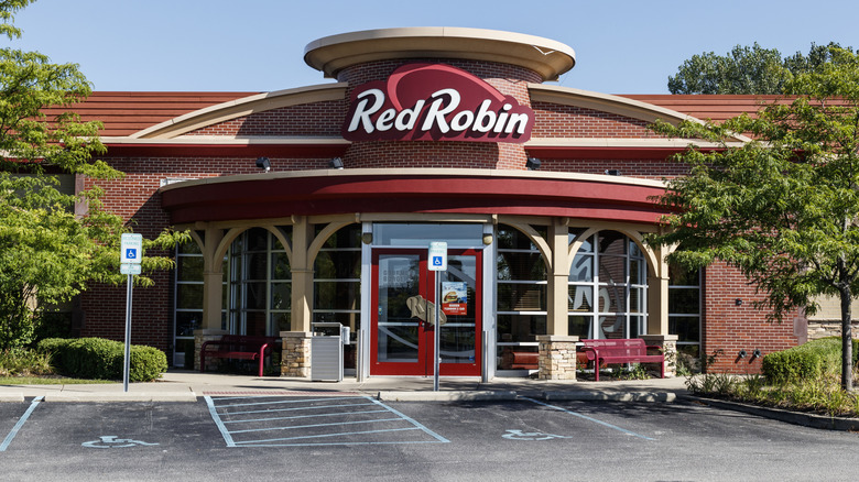 Front of Red Robin