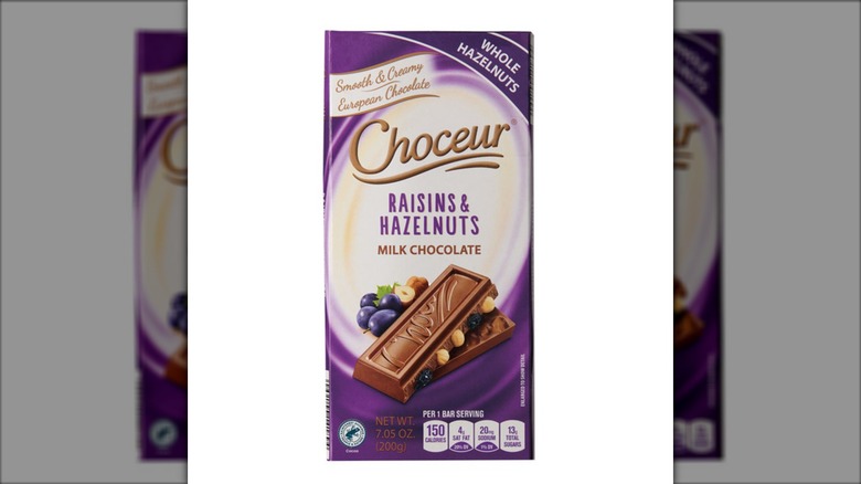 Choceur milk chocolate bar with raisins and hazelnuts