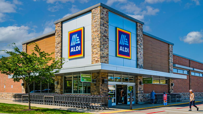 Aldi storefront in Massachusetts.