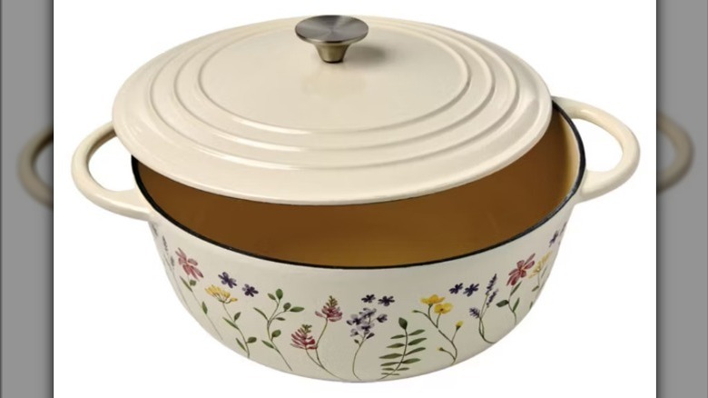 Aldi storefront in the daytime