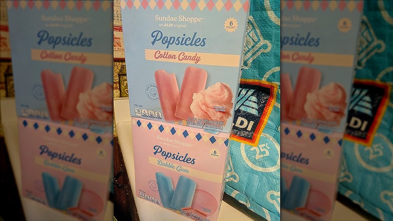 boxes of Sundae Shoppe Cotton Candy and Bubble Gum Popsicles in front of a reusable Aldi shopping bag