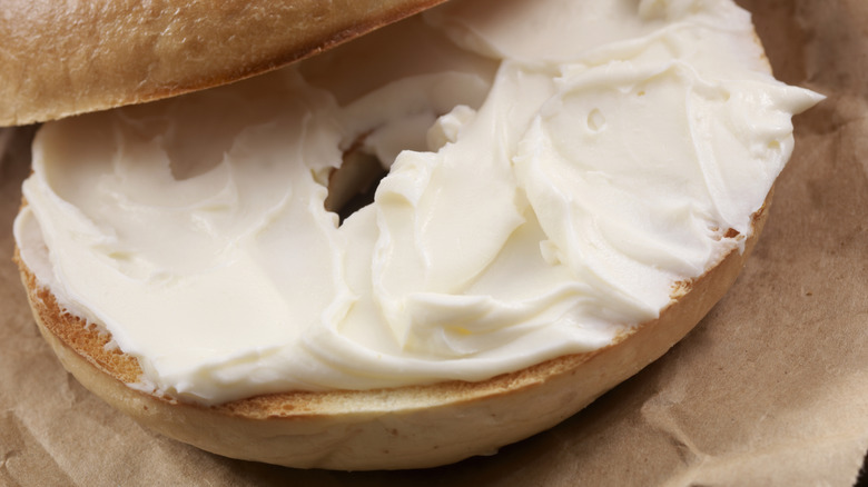 bagel with cream cheese