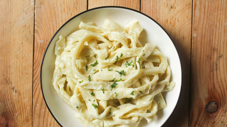 Fettuccine alfredo on a plate