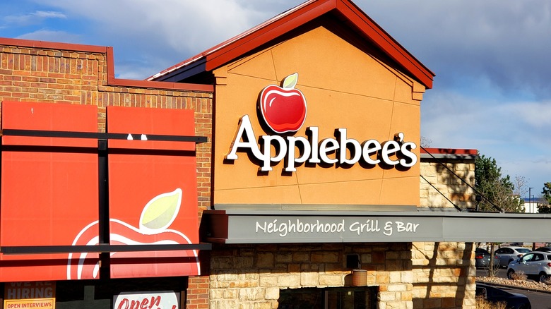 applebee's exterior