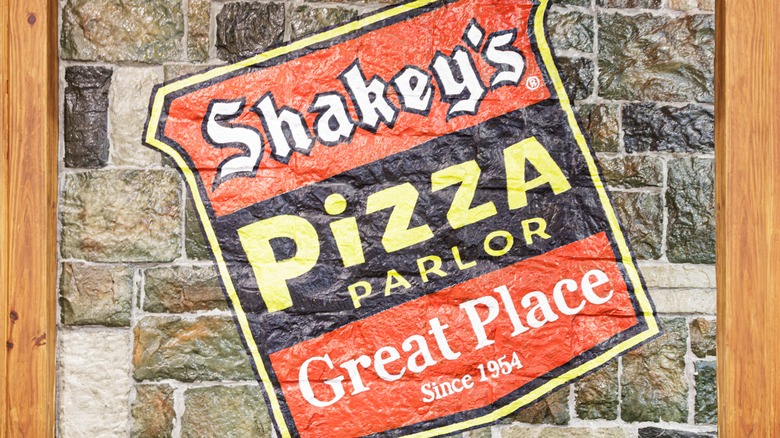 Shakey's Pizza Parlor sign
