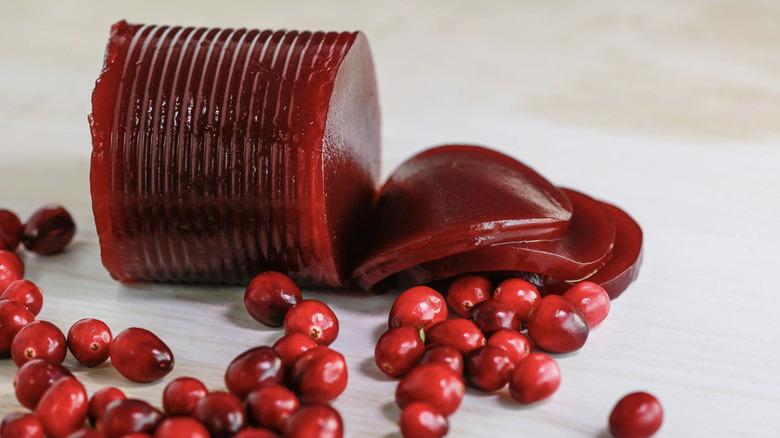 Canned cranberry sauce