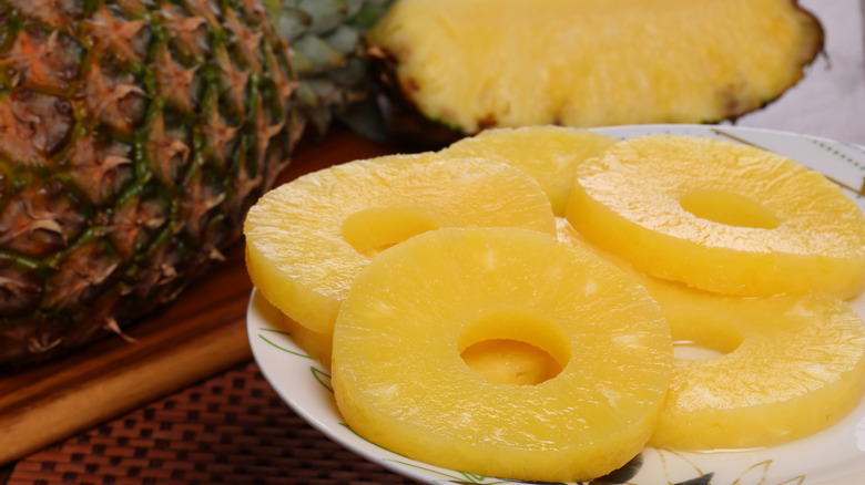 A plate of canned pineapple rings