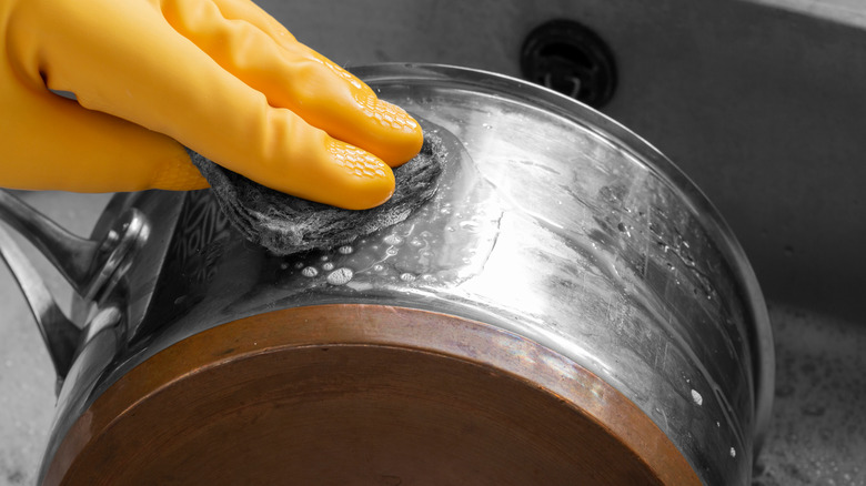 Cleaning a stainless steel pot