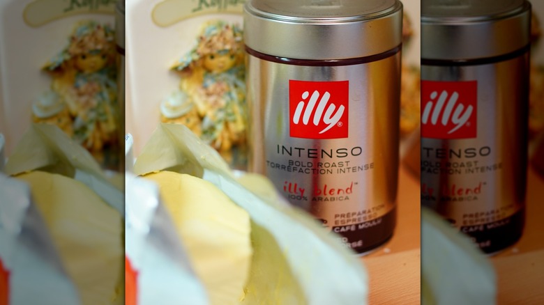 Can of illy coffee