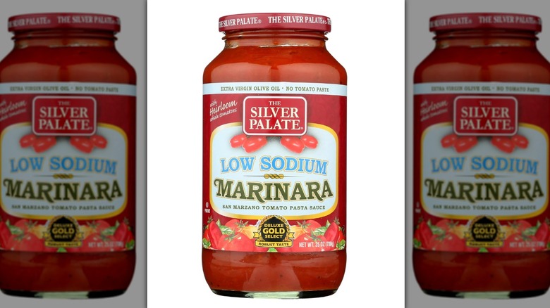 Silver Palate Low Sodium Marinara Sauce against white background with mirrored images on each side